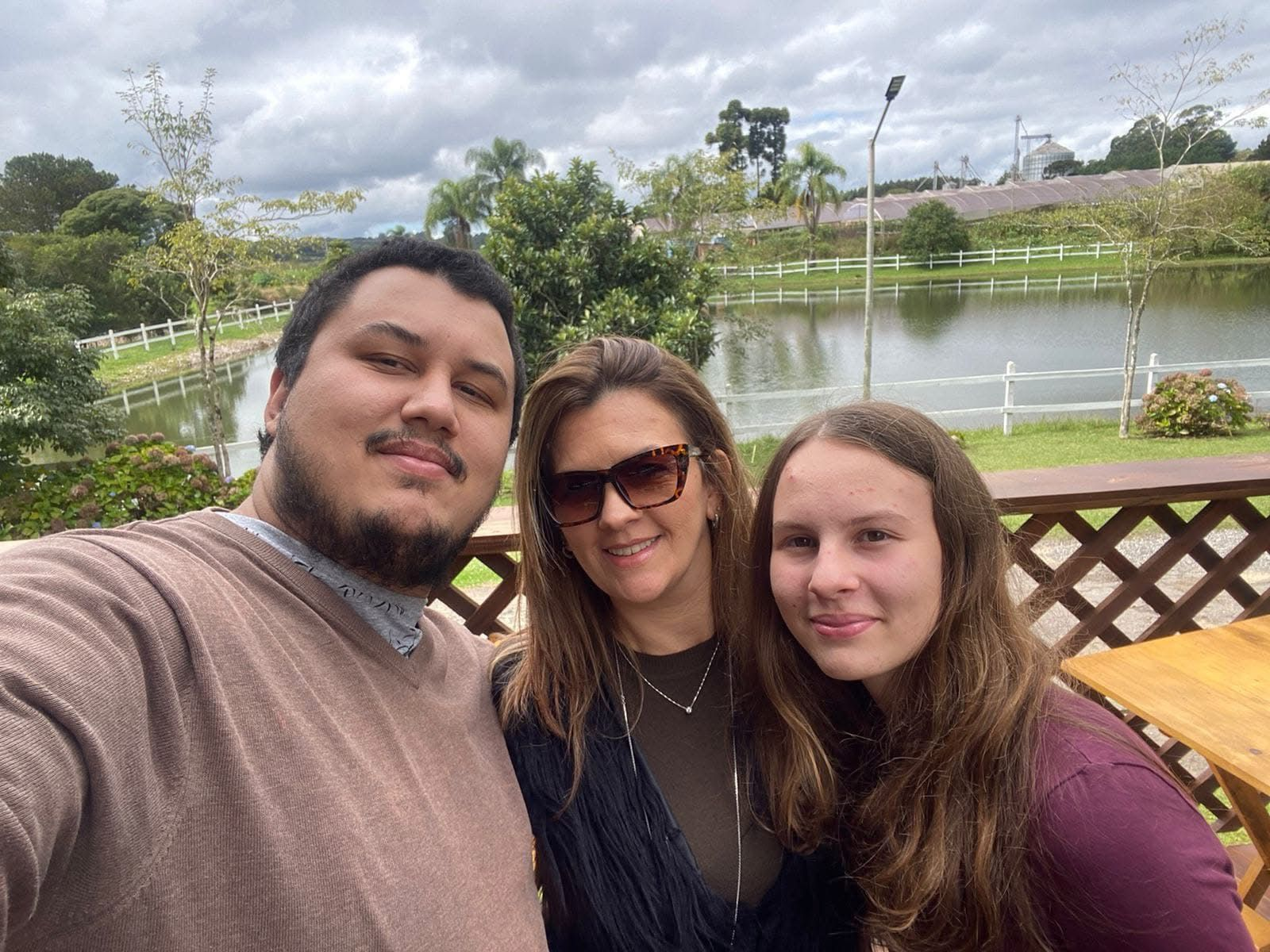 Priscila com os filhos